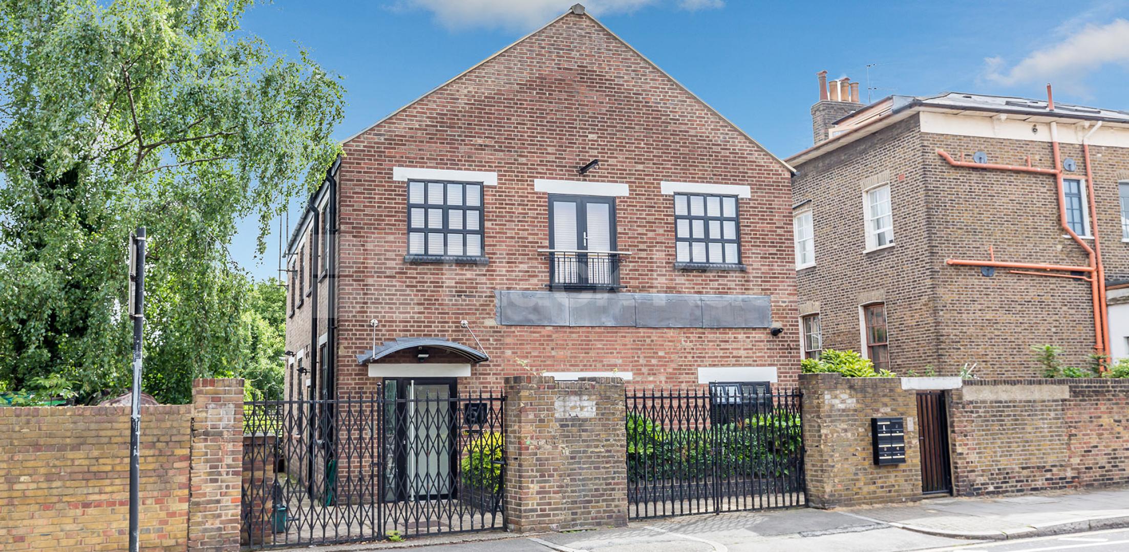 			FACTORY CONVERSION!, 1 Bedroom, 1 bath, 1 reception Flat			 Hertslet Road, HOLLOWAY